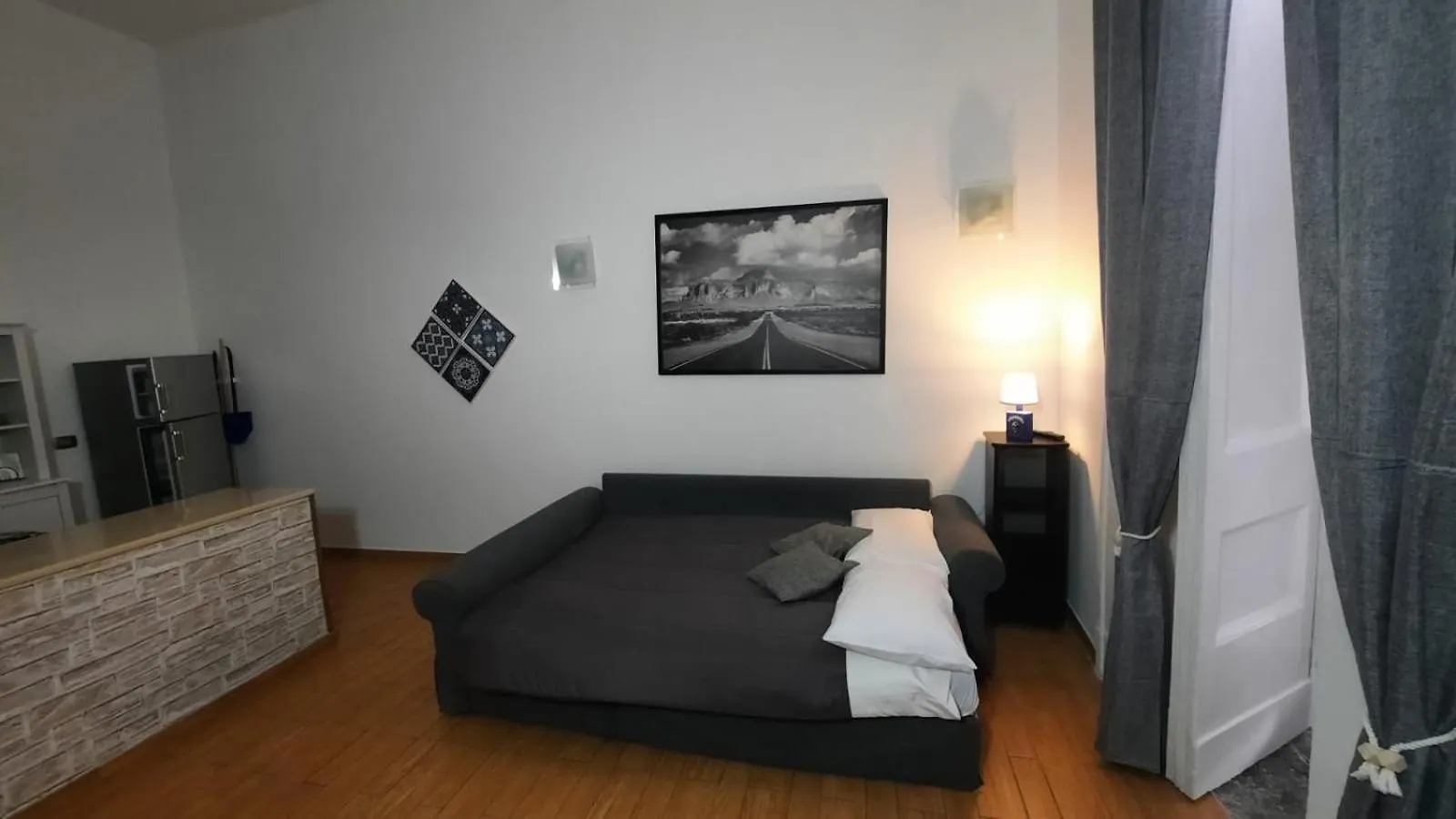 White Home Quartieri Spagnoli Nápoles Italia